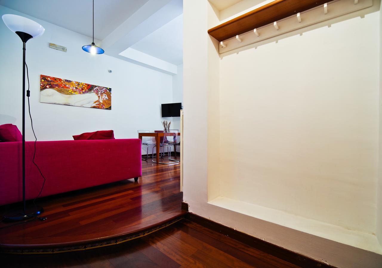 Bed And Travel Apartment Dogana Regia 15 Salerno Exterior foto