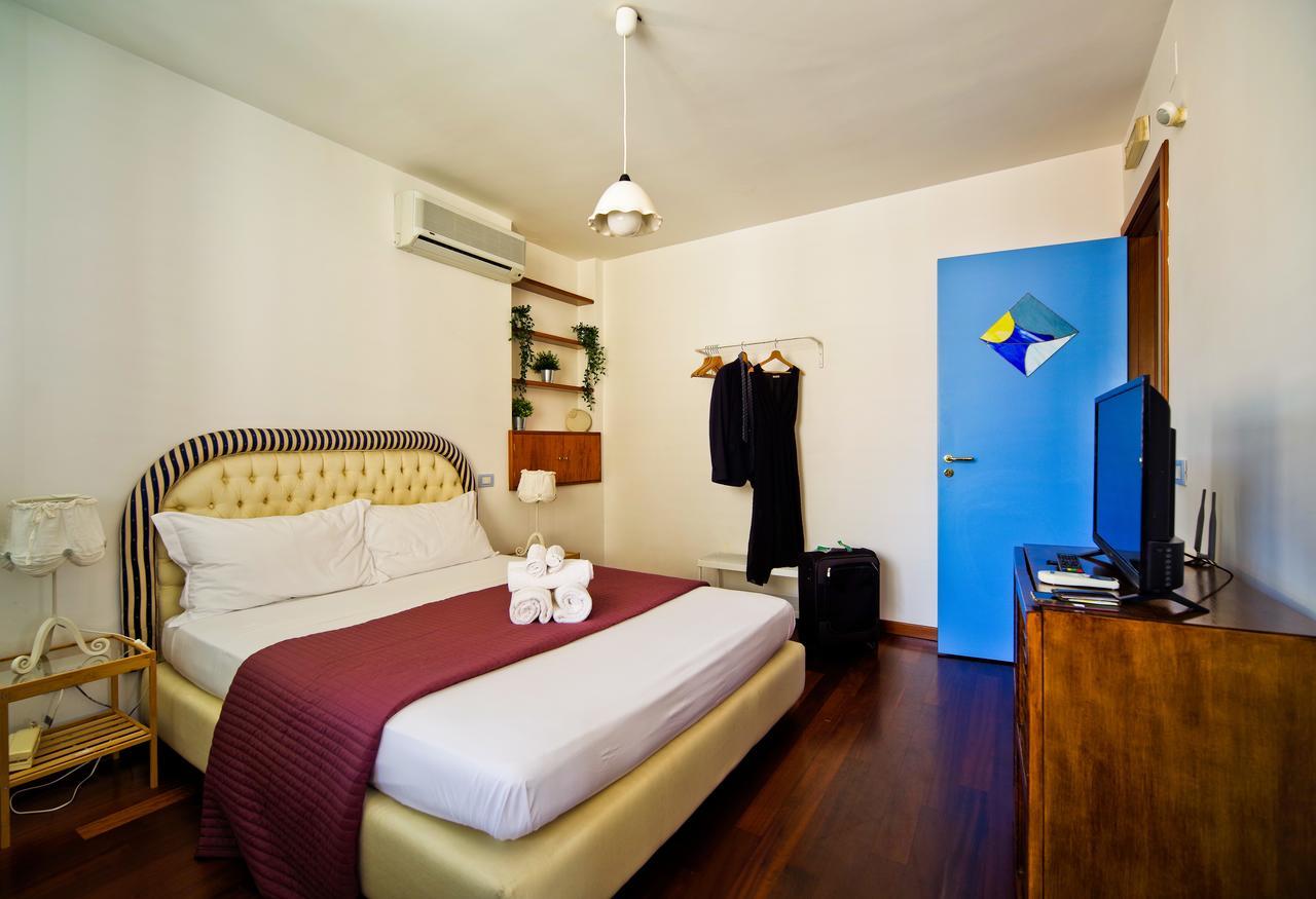 Bed And Travel Apartment Dogana Regia 15 Salerno Exterior foto